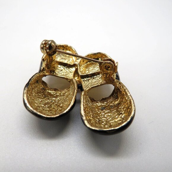 Mary Jane Shoes Brooch Black White Gold Tone Red Rhinestone Enamel 1" Pin - Picture 7 of 10